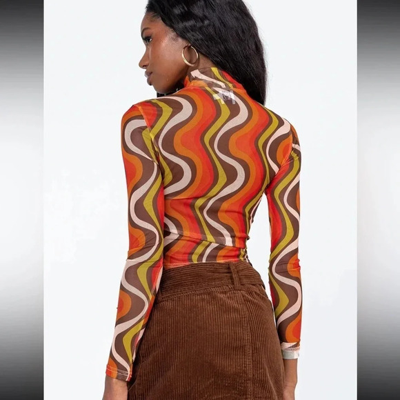 NWOT PRINCESS POLLY- SIZE 6 Sheer retro pattern turtle neck - Picture 4 of 4